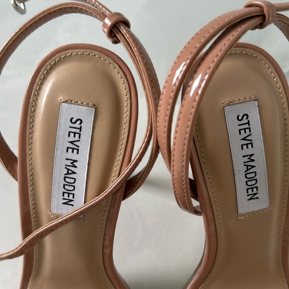 Steve Madden nude bow heels - Picture 2 of 5